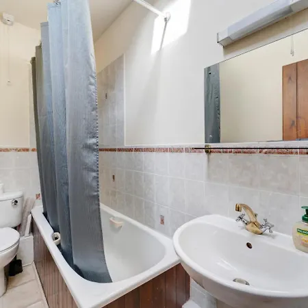 بيت للعطل 2 Bed In Oc-lr237 *